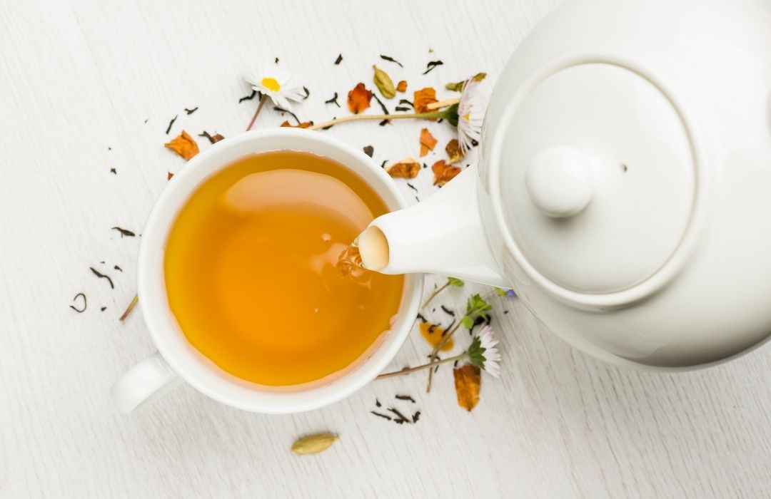 Preparando té